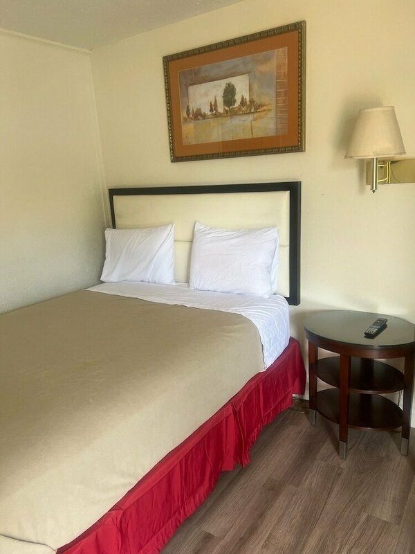 Гостиница The Grand Motel Inn and Suite Louisville