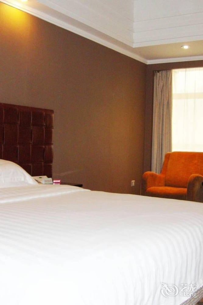 Фото Huaweida Hotel