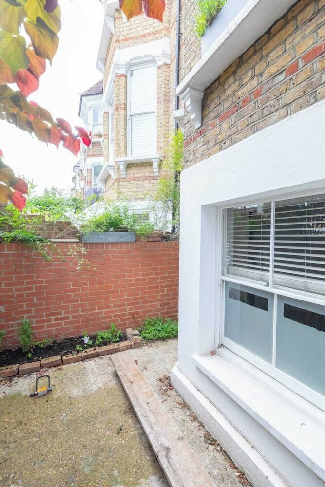 Фото Bright & Charming 1bd Flat - Clapton