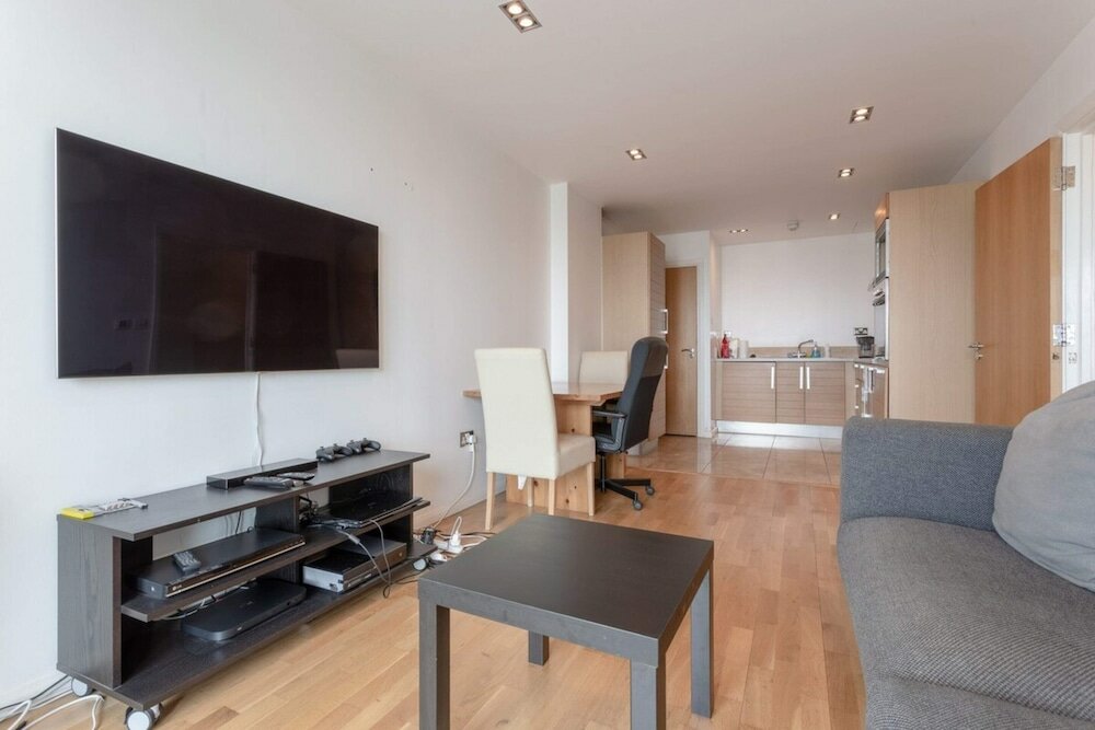 Фото Fantastic 2 Bedroom near Canary Wharf