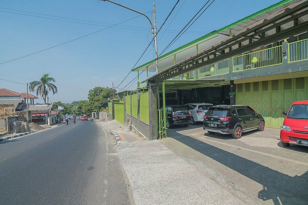 Hotel RedDoorz Syariah near Museum Wisma Karya Subang, West Java, photo