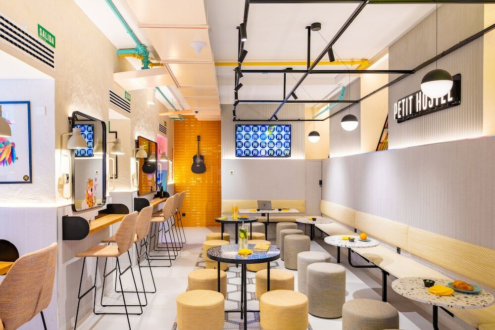 Фото Petit Hostel Palacio Real