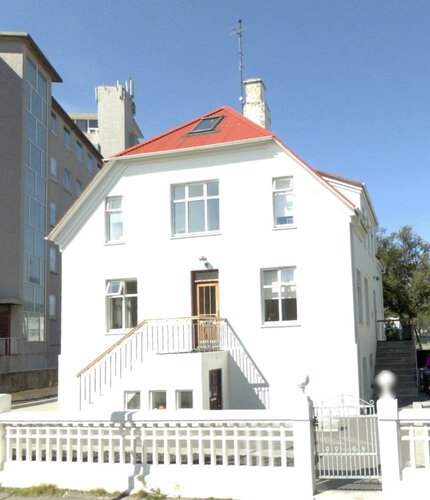 Гостиница Refurinn Reykjavik Guesthouse - Hostel в Рейкьявике