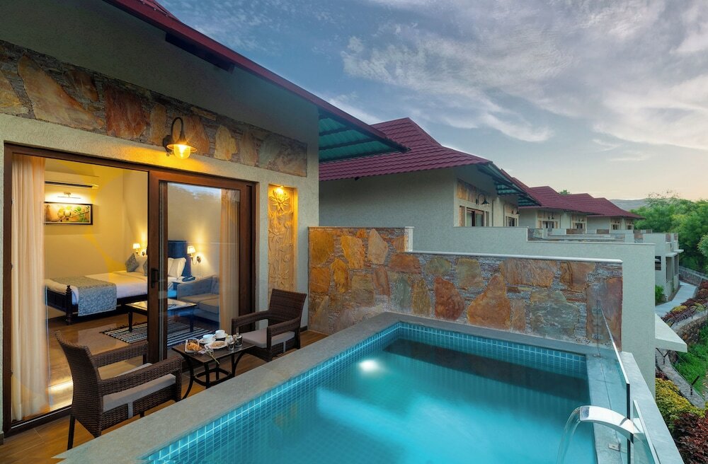 Фото Sarasiruham Resort Private Pool Villa