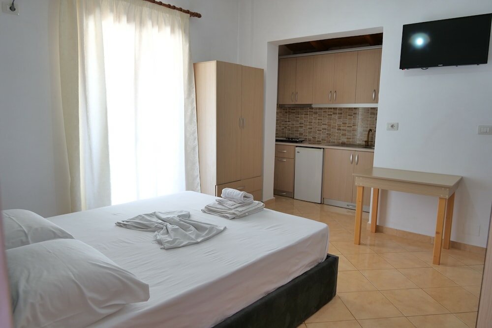 Фото Pellumb Apartments