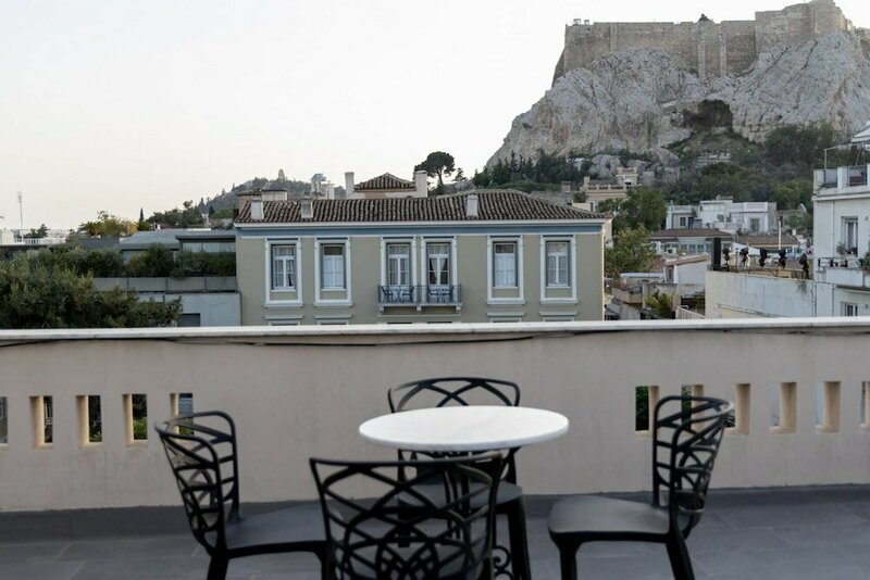 Гостиница Historic Plaka s Deluxe Apartment в Афинах