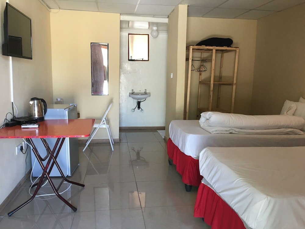 Фото Athoma Guest House