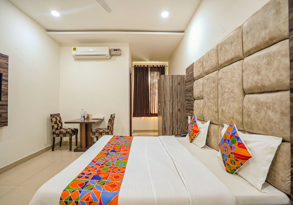 Фото Fabhotel Grand Inn