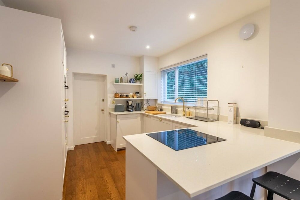 Фото Charming 1 Bedroom Apartment in Shepherds Bush With Patio Area