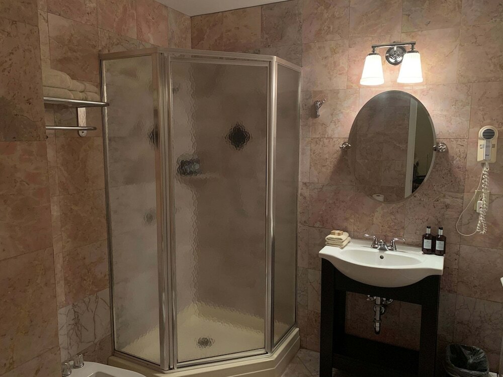 Фото Copperhood Retreat & SPA