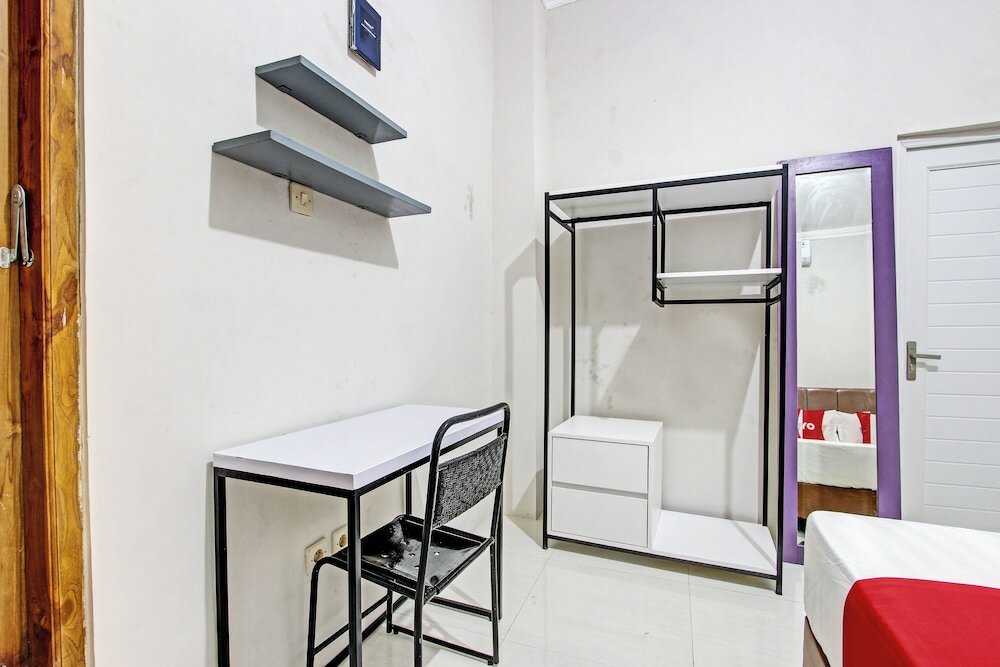 Фото Oyo 92757 Ndalem Pusponyidro Syariah