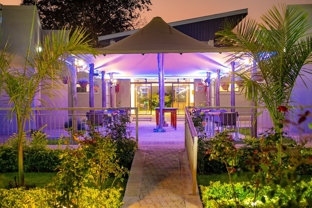 Фото отеля 1