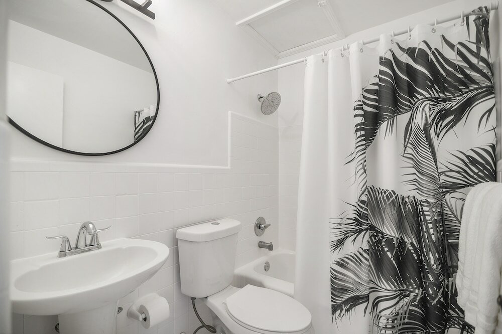 Фото Alani Bay Premium Condos