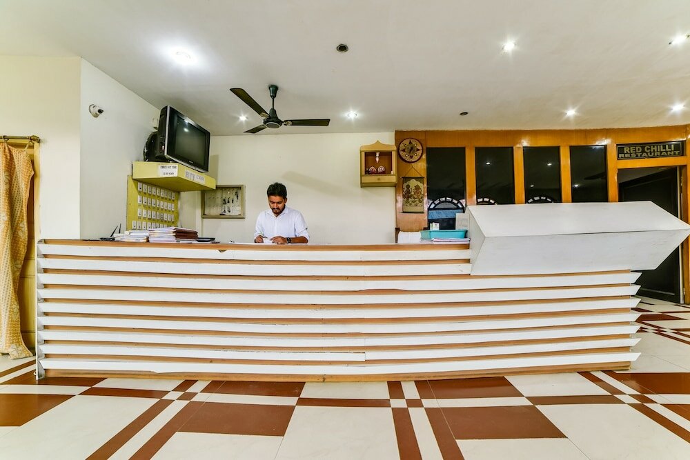 Фото Spot On 62000 Hotel The Raj Palace