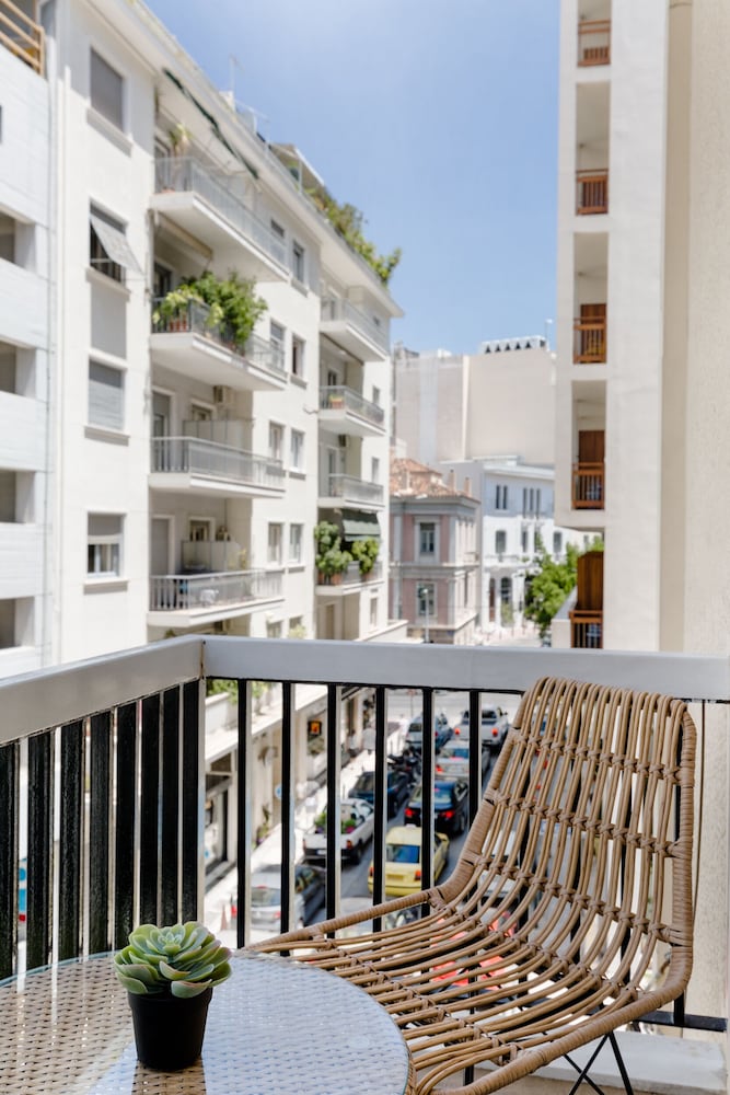 Фото Rastoni Athens Suites nearAcropolis at Tsatsou Street
