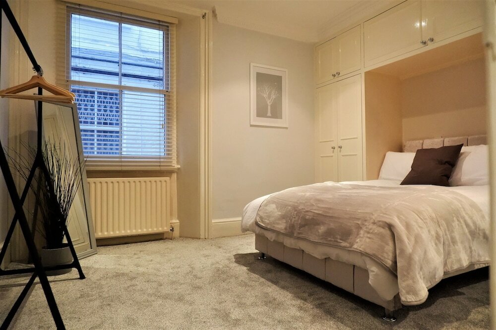 Фото Oxford Apartments