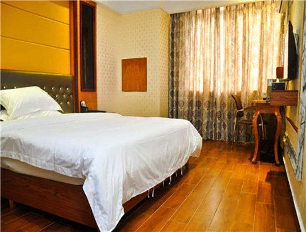 Фото Yimi Hotel Xichang Metro Station Branch