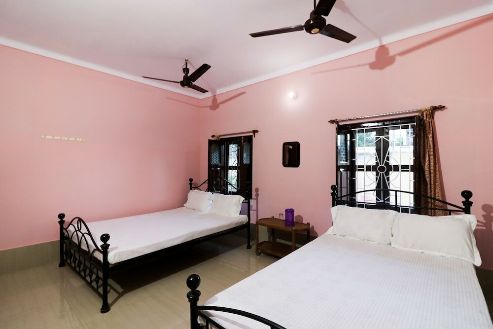 Фото Spot On 49052 Shree Chaitanya Math Teertha Bhawan