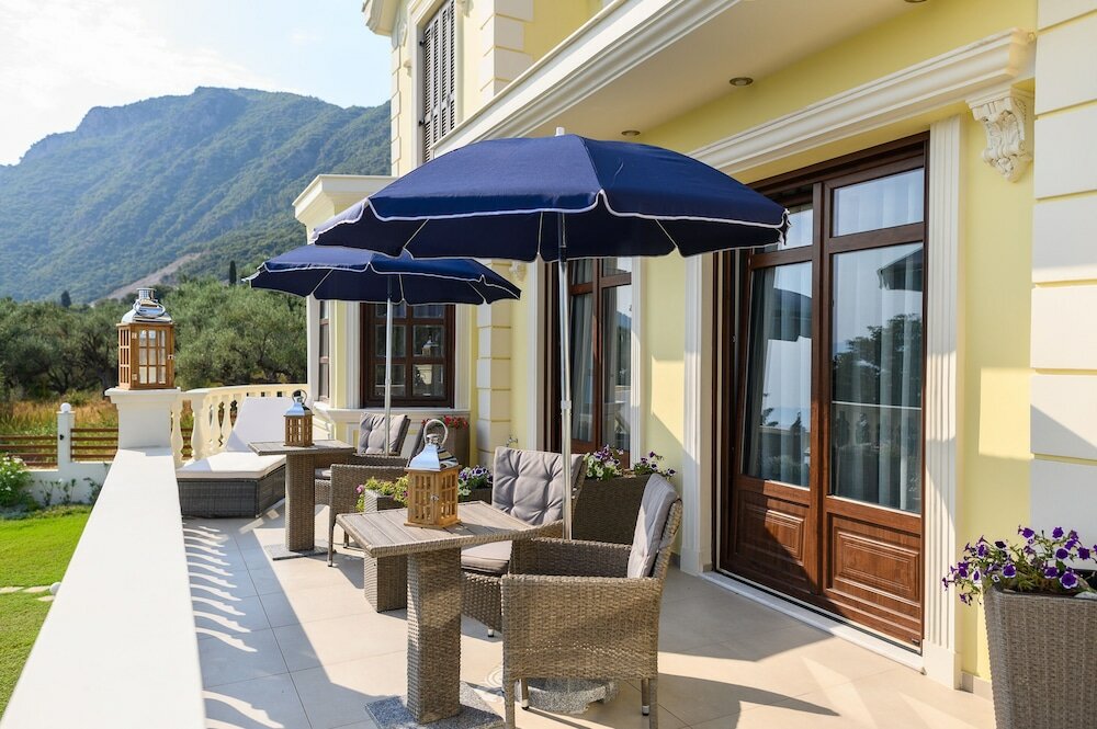 Фото Villa Filoxenia - by the sea - up to 12 guests