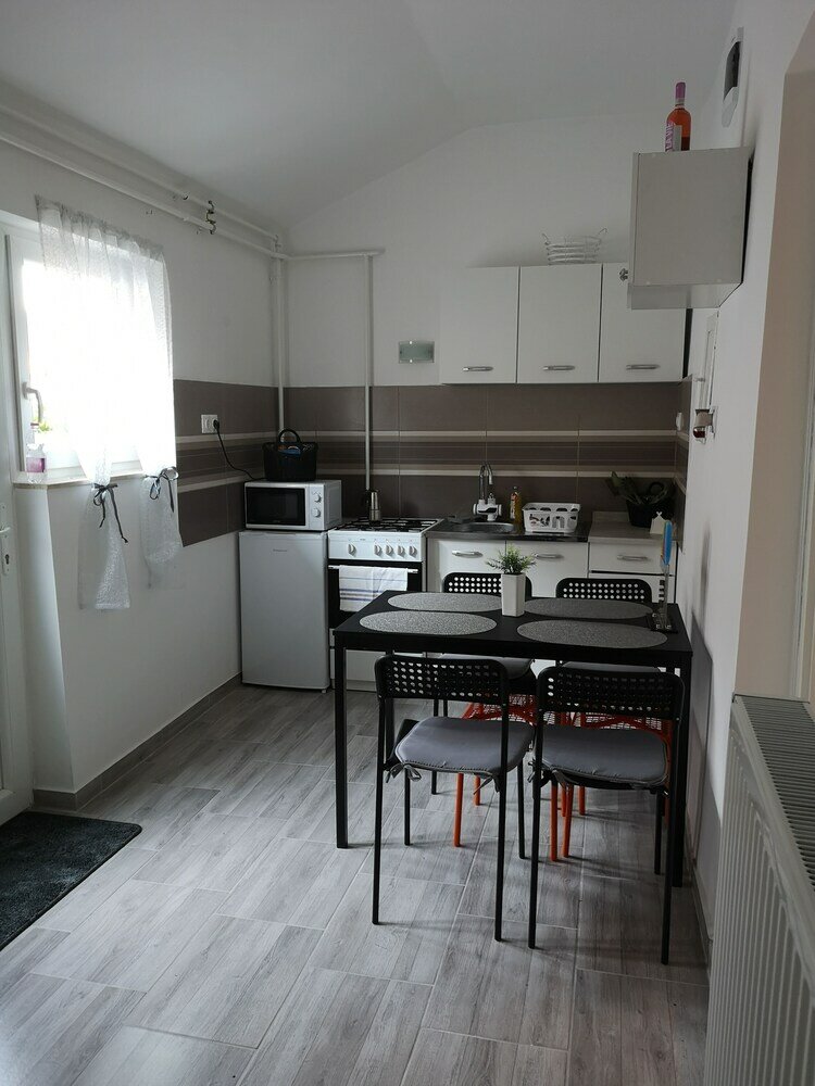 Фото Á-b Apartman