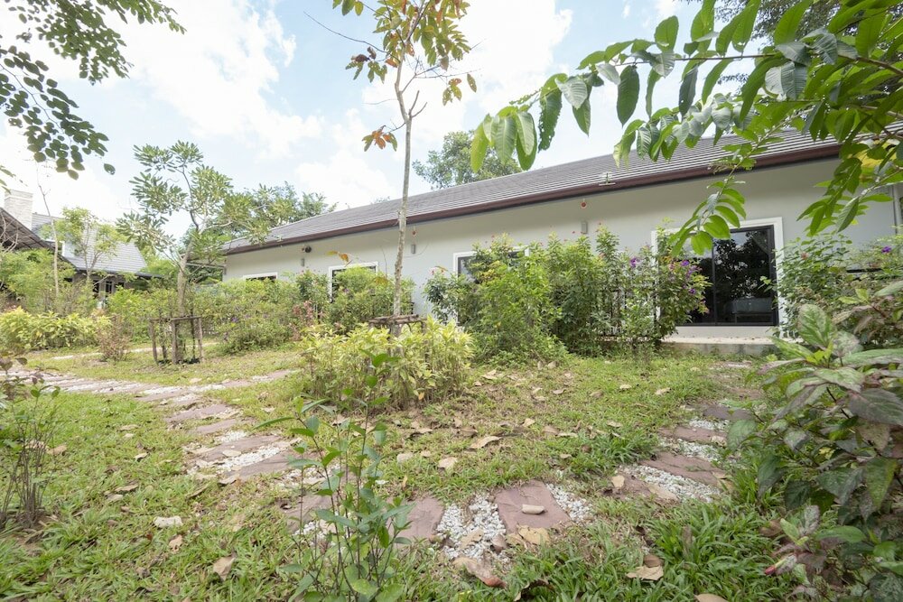 Фото Oyo 75378 Thawapee Resort