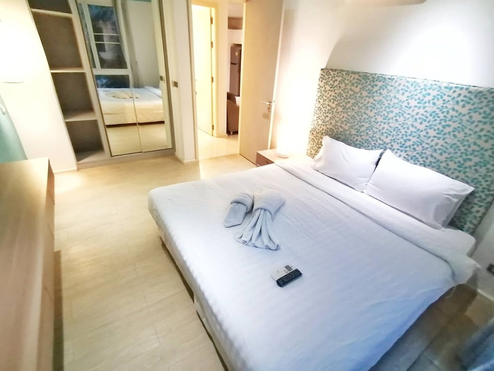 Фото Atlantis Condo Resort