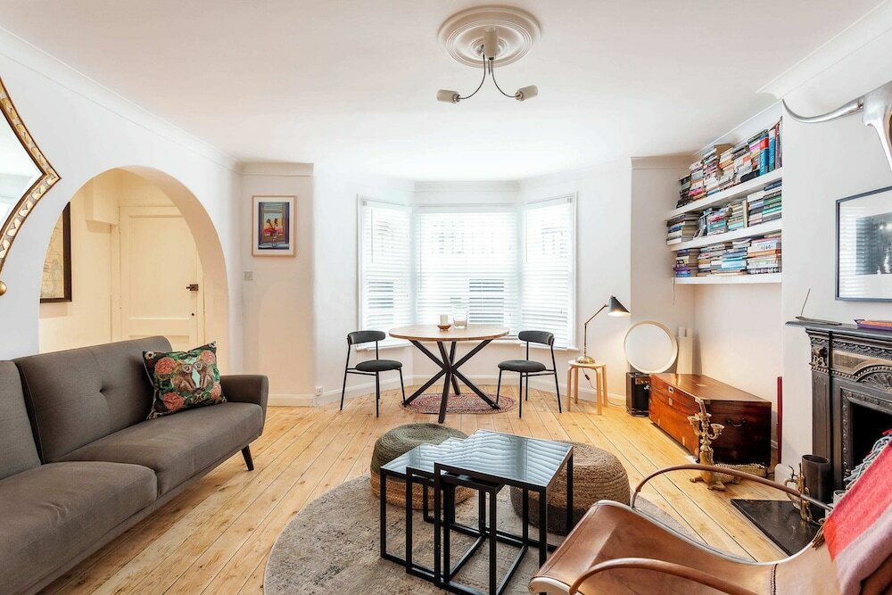 Фото Quaint Fulham Retreat: Cozy 1-bedroom Pied-à-terre