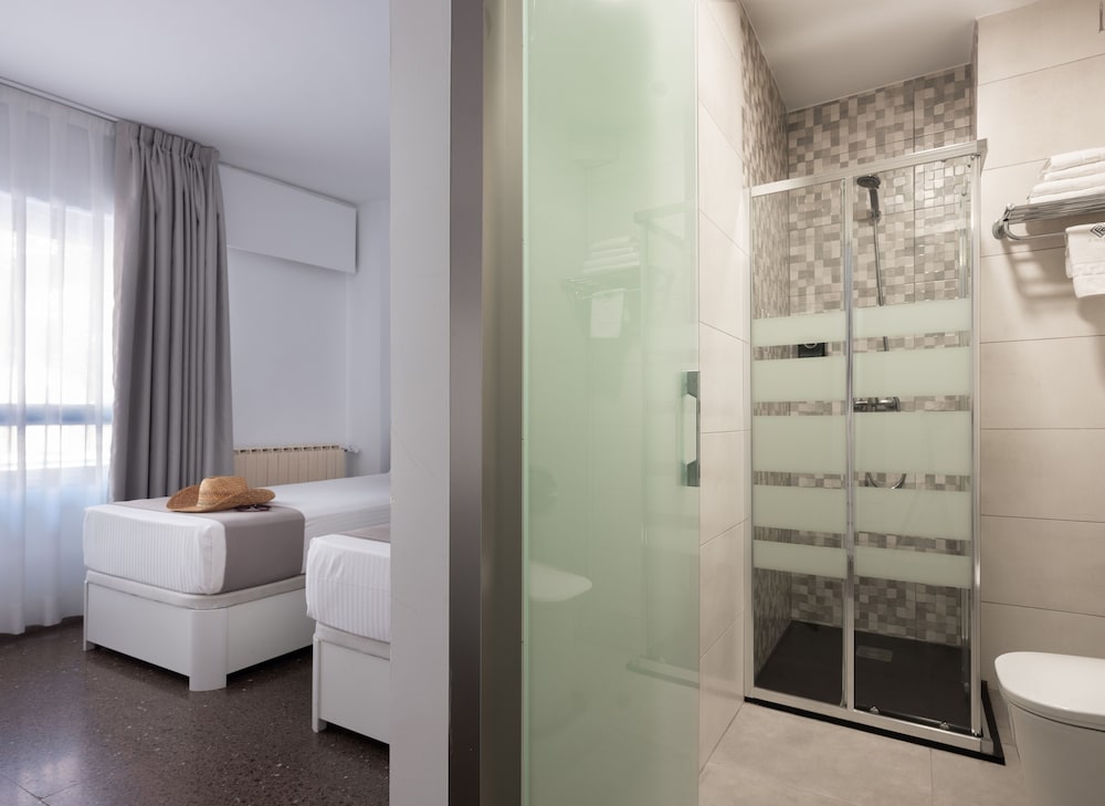 Фото Roisa Hostal Boutique