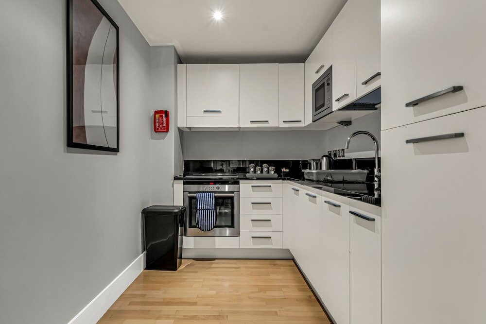 Фото 1 Bed Serviced Apartment near Blackfriars