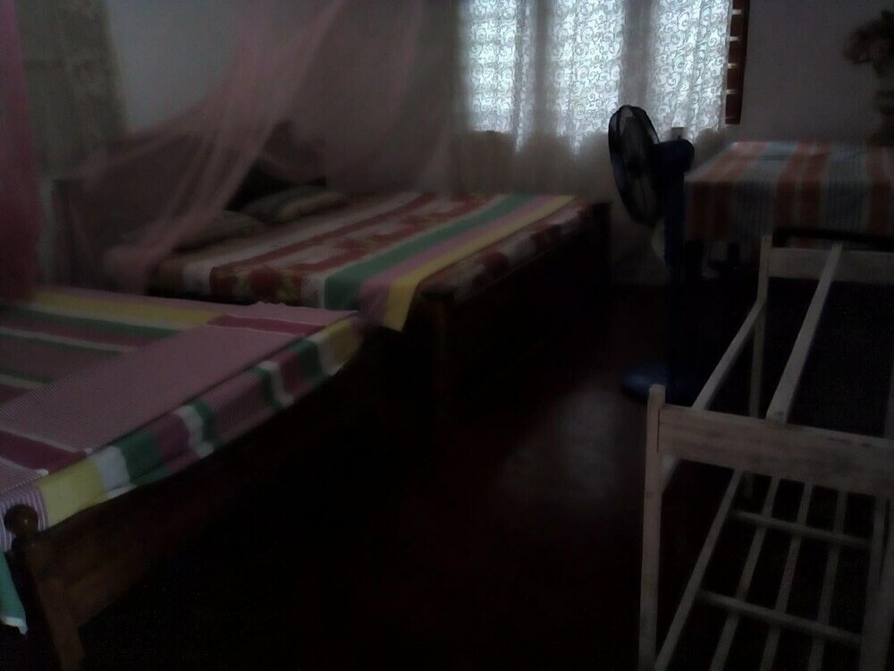 Фото Thevindu guest & red mud resturent