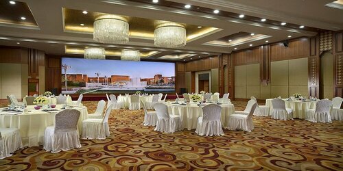Гостиница Crowne Plaza Ordos, an Ihg Hotel в Дуншэне