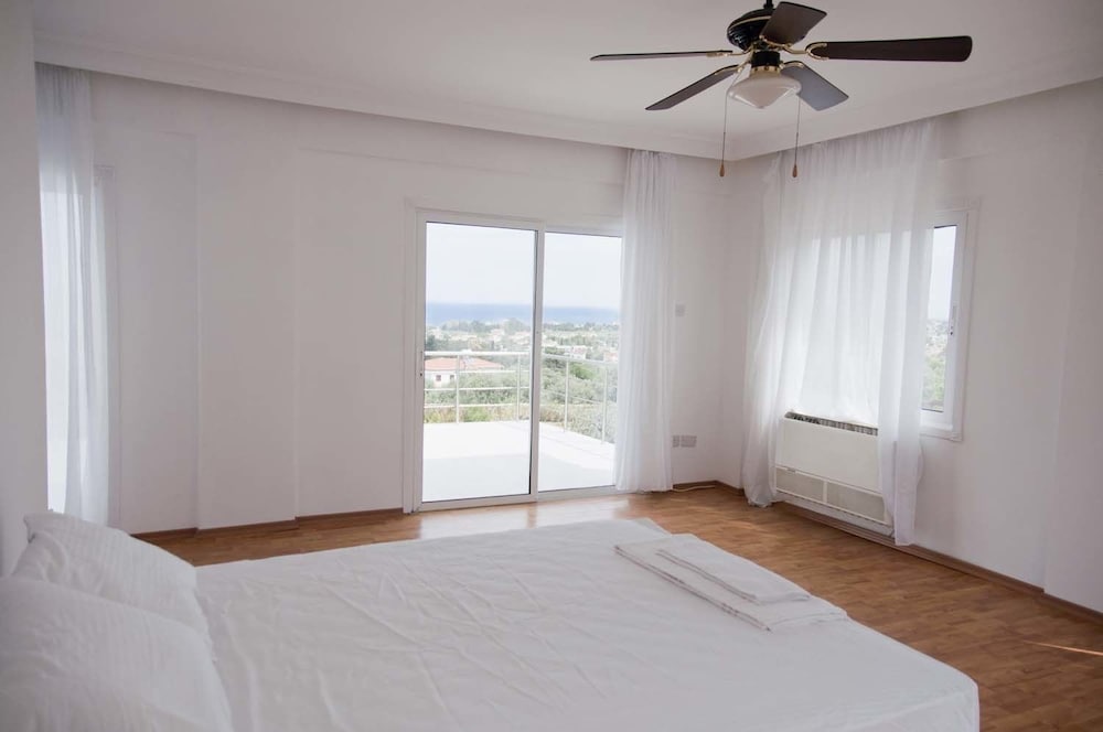 Фото Villa Olivia by Amy Villas