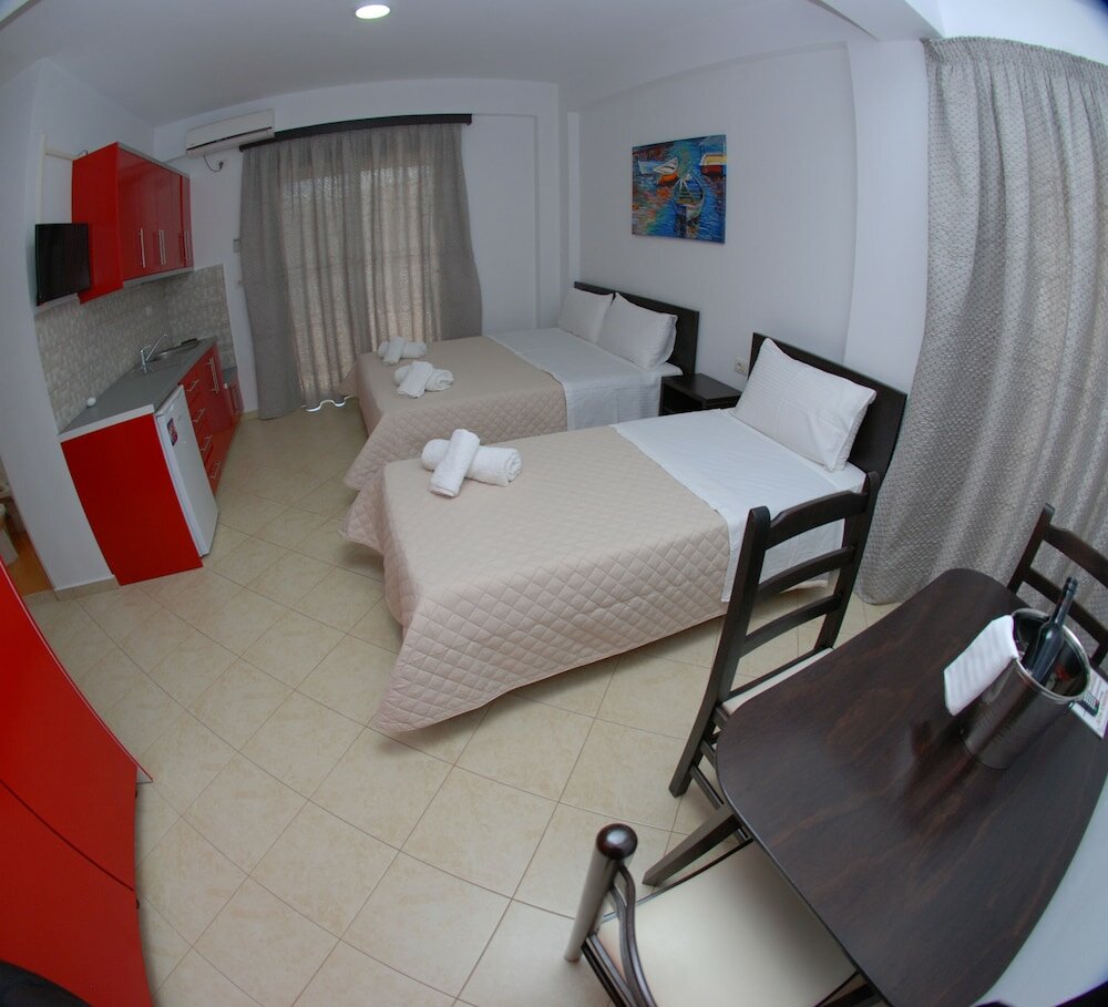 Фото Atlantis Hotel & Apartments