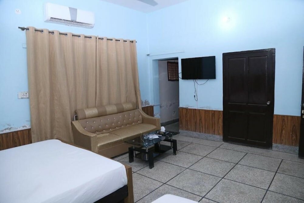 Фото Hotel Sareena Residence