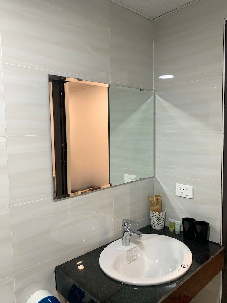 Фото Apricot Garden Hotel