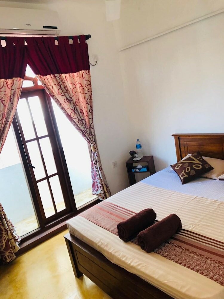 Фото New York Guest House