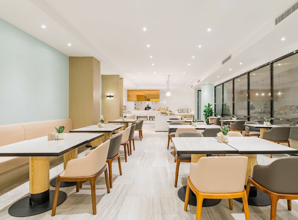 Фото Atour Hotel Gold Beach Qingdao