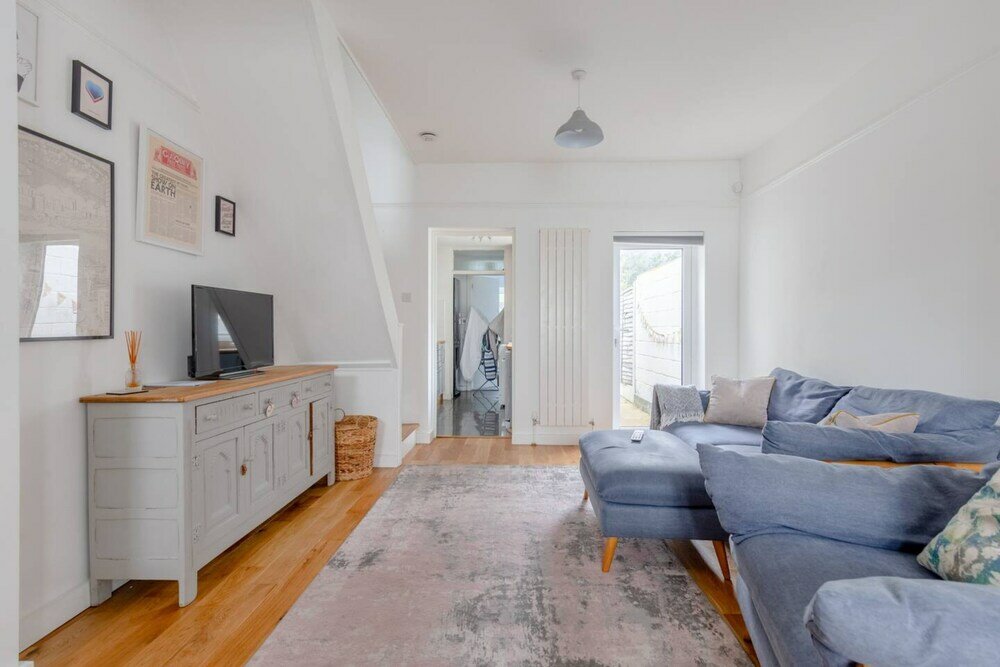 Фото Homely and Spacious 2 Bedroom House - Stratford