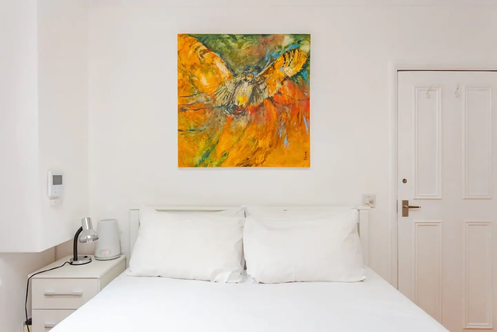 Фото Quirky 2 Bedroom Apartment in Elephant and Castle