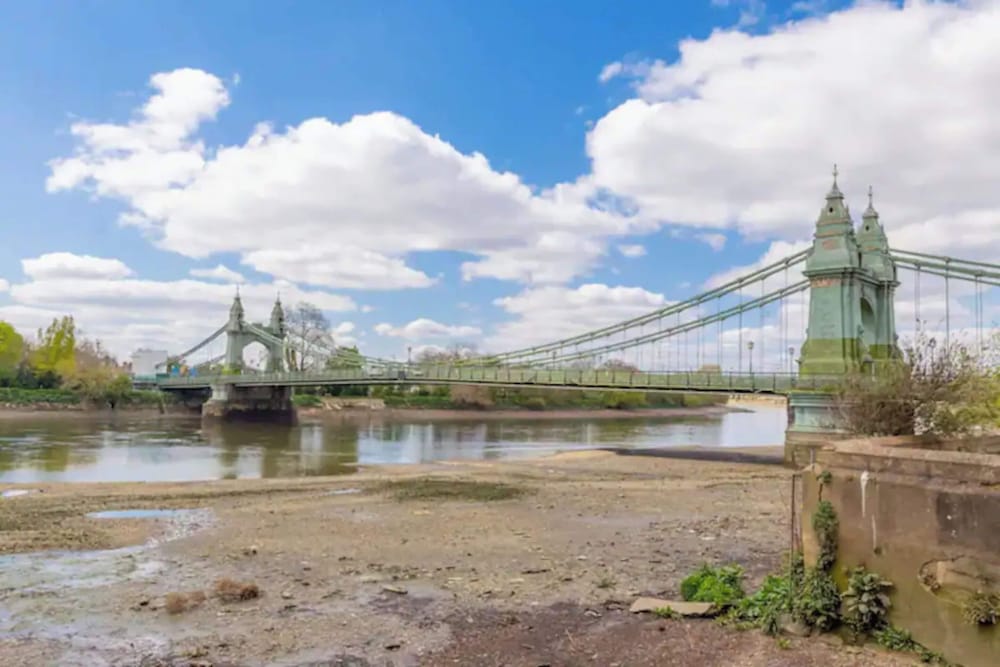 Фото Serene 3bd Flat, View of the Thames - Hammersmith