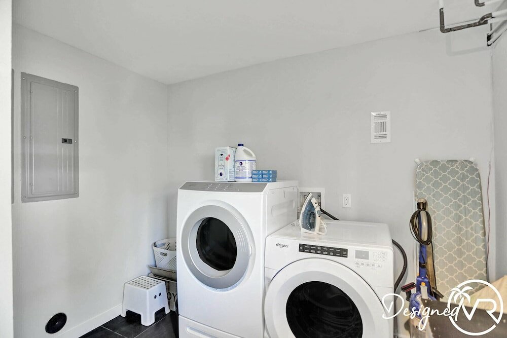 Фото Stunning 5 Br with Heated Pool & Gaming