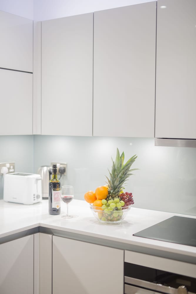 Фото 2 Bed &1 Bath Apartment in Canary Wharf