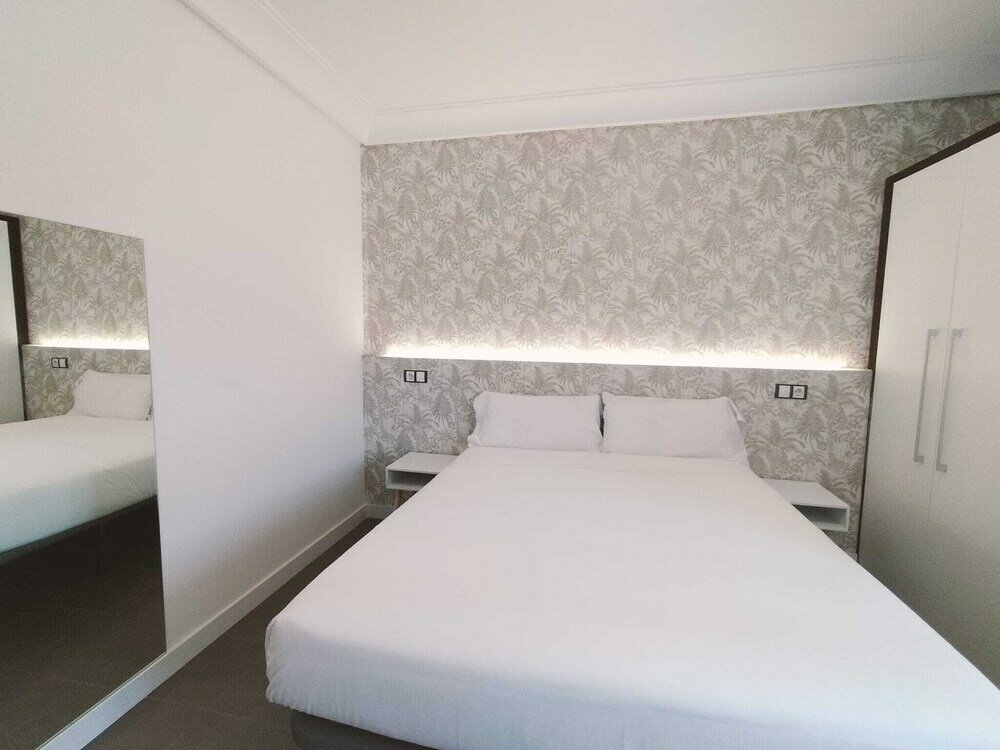 Фото Hostal Gonzala by gaiarooms