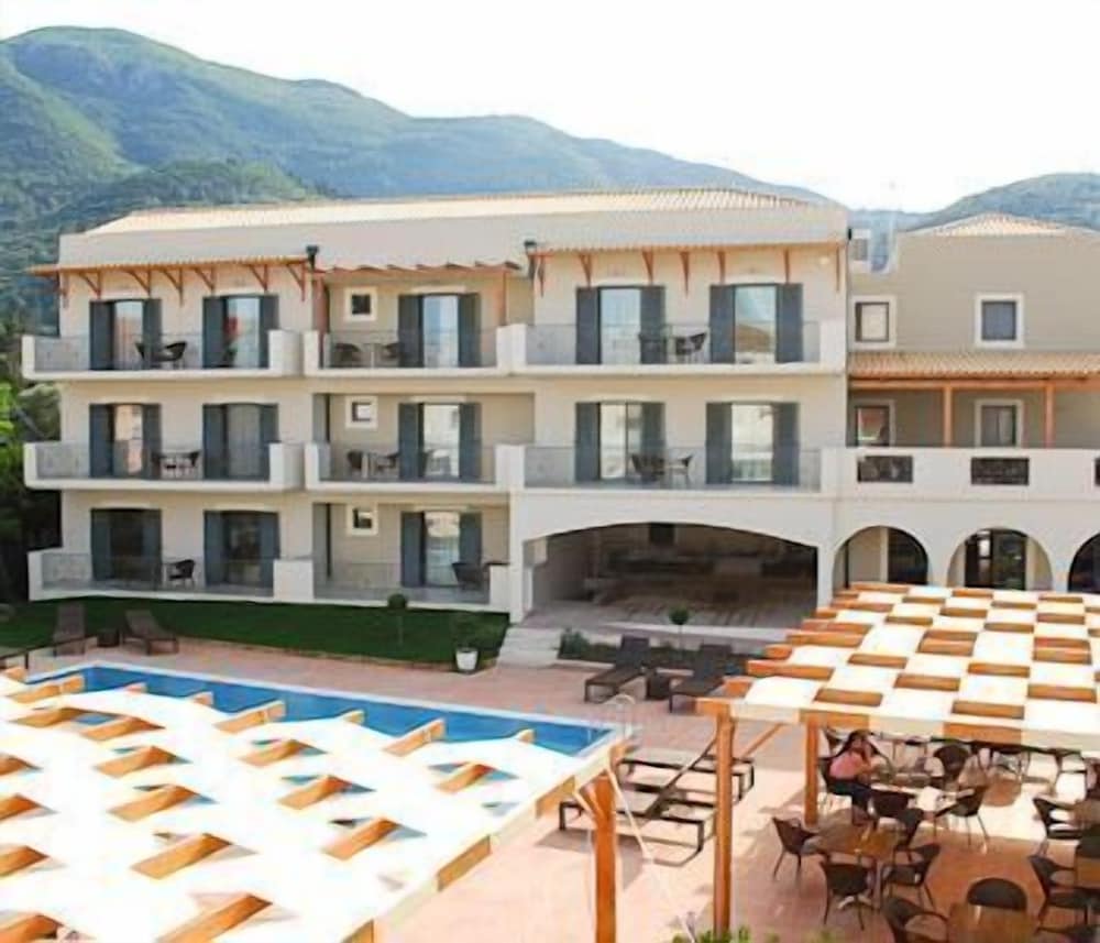 Фото отеля 1