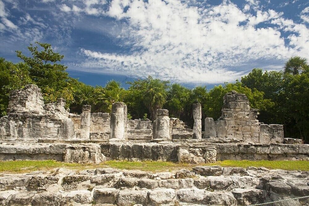 Фото Solymar Cancun Condos