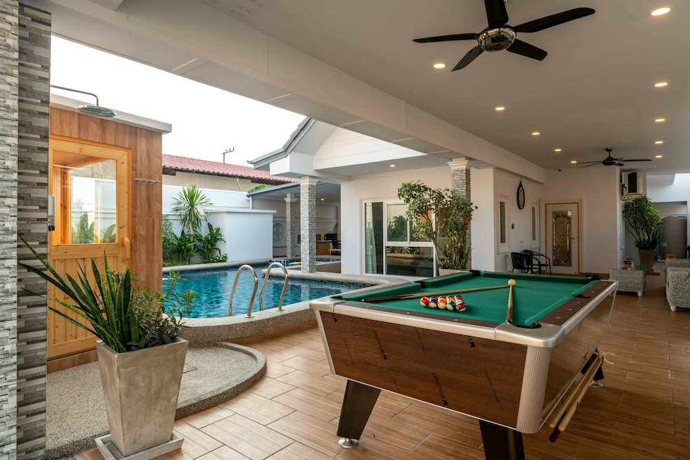 Фото Luxury Pool Villa 6br