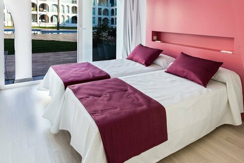 Гостиница Ebano Hotel Apartments & SPA в Ивисе