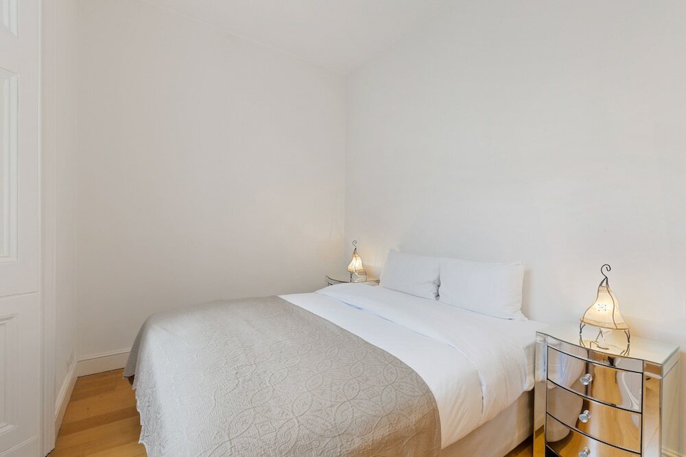 Фото Altido Elegant 1-Bed Flat In Bayswater