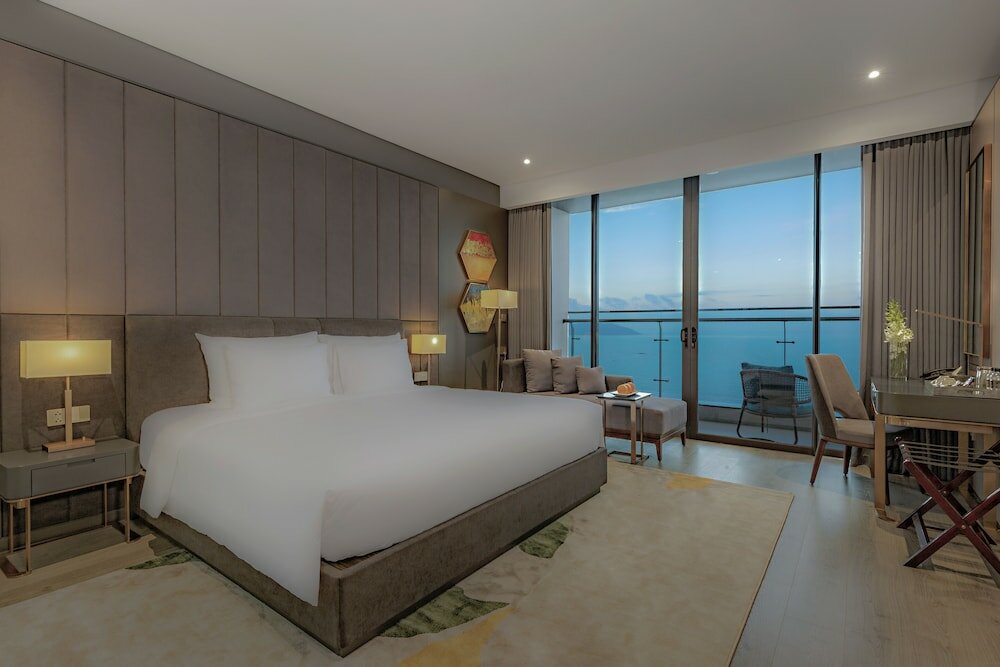 Фото Le Sands Oceanfront Danang Hotel