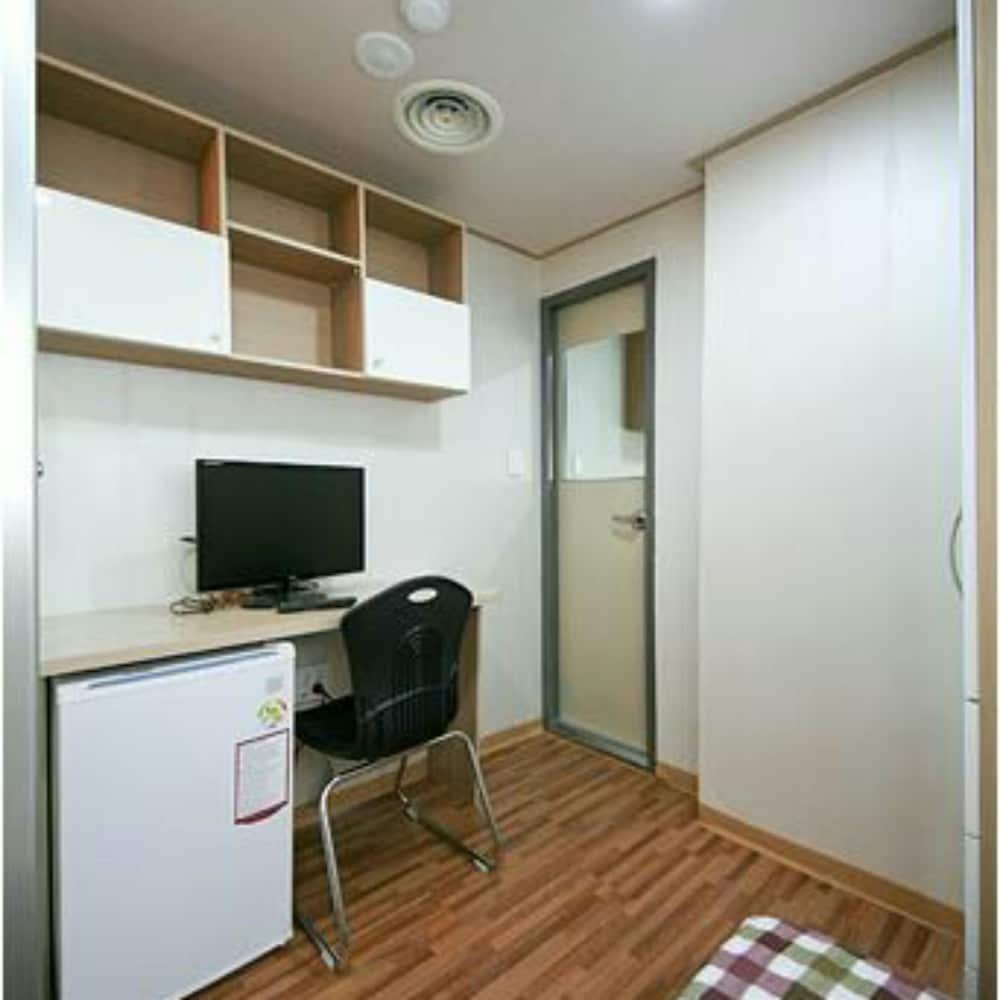 Фото Happy House Jongno